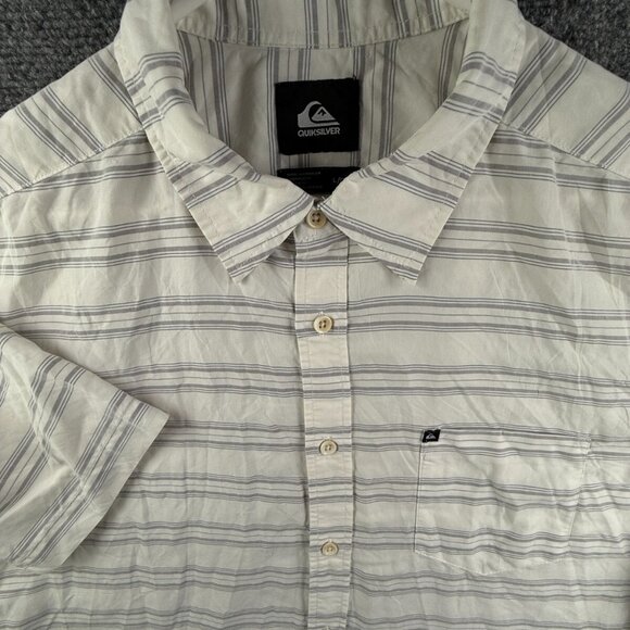 Quiksilver Men Short Sleeve Button Up Shirt White Striped Large Polynosic Adult - Picture 1 of 16